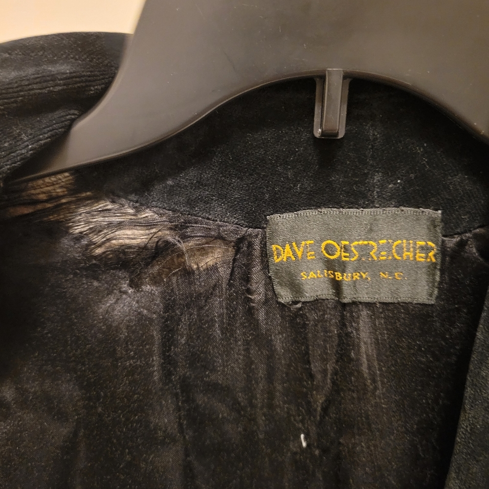 Vintage 1930s Black Velvet Coat - image 3